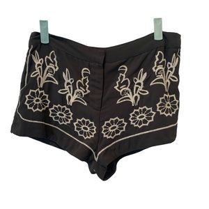 Freeway Boho Grey Embroidered Floral Dressy Womens Shorts Size Medium